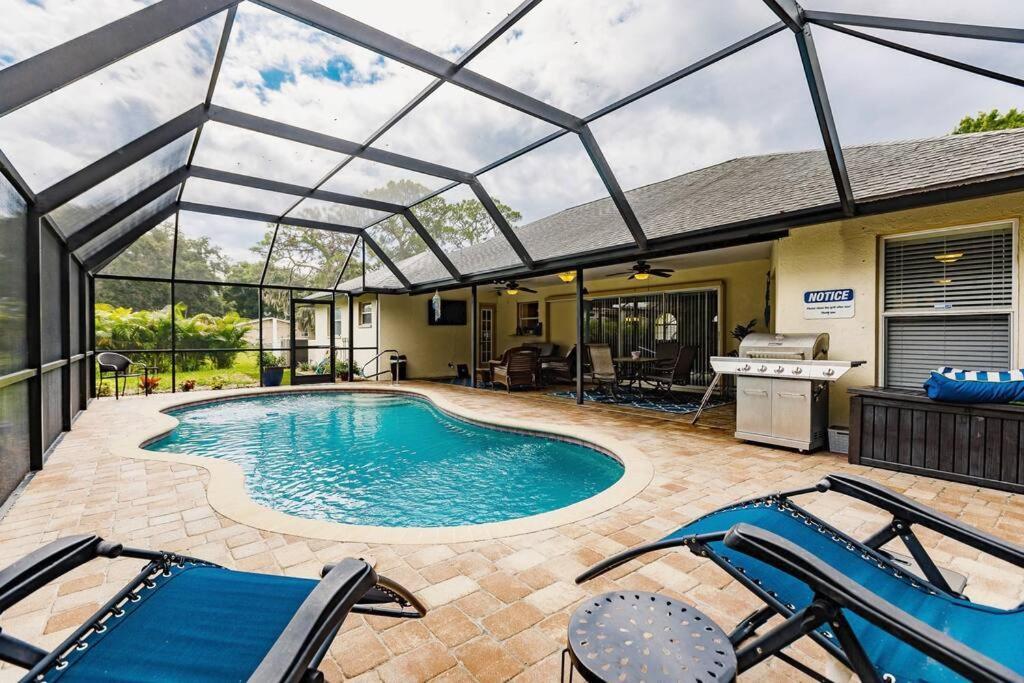 Sunny Oasis Getaway -Heated Pool-Mini Golf-Near Beach Нокомис Экстерьер фото
